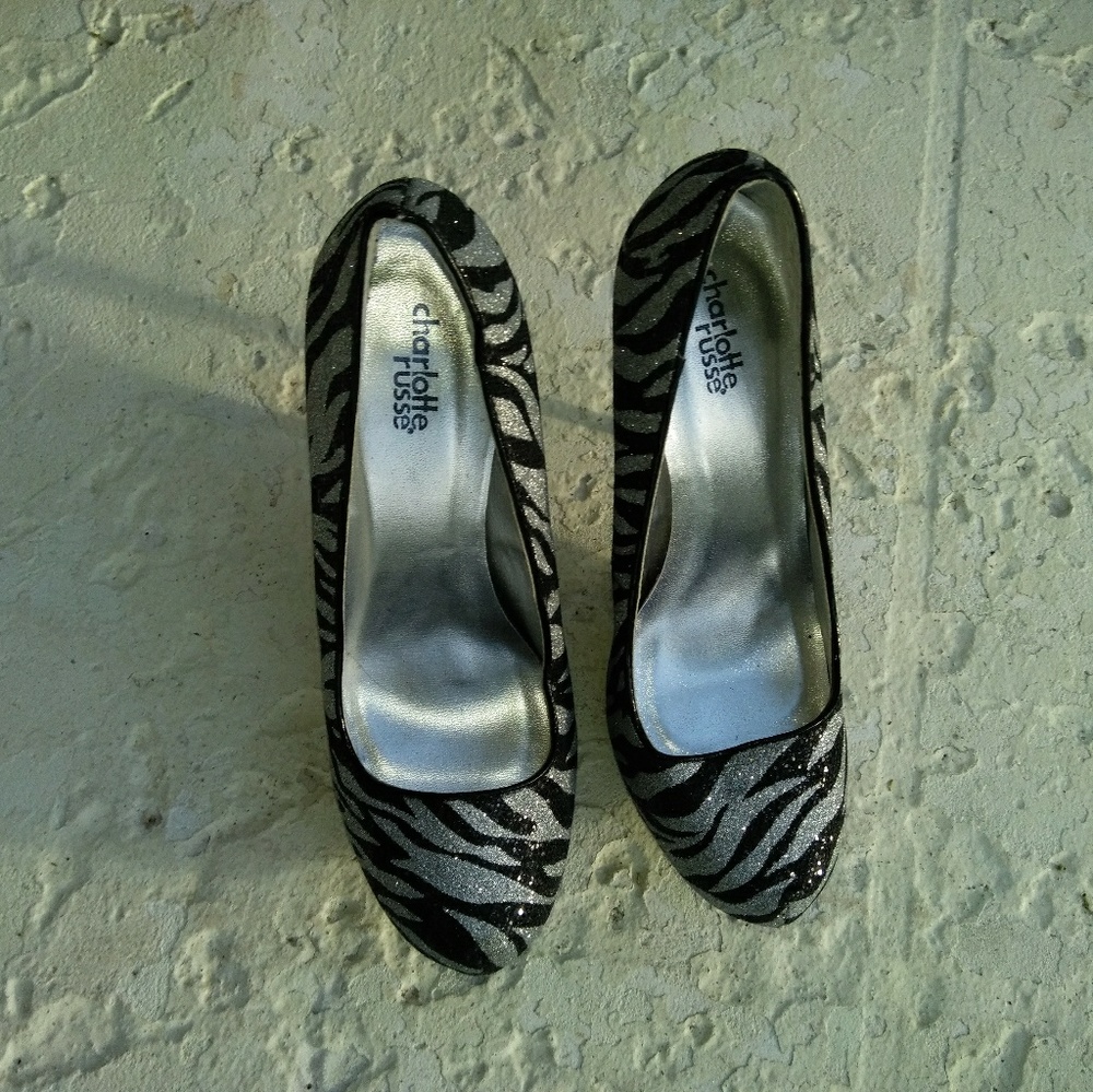 Heels - Picture 2 of 6